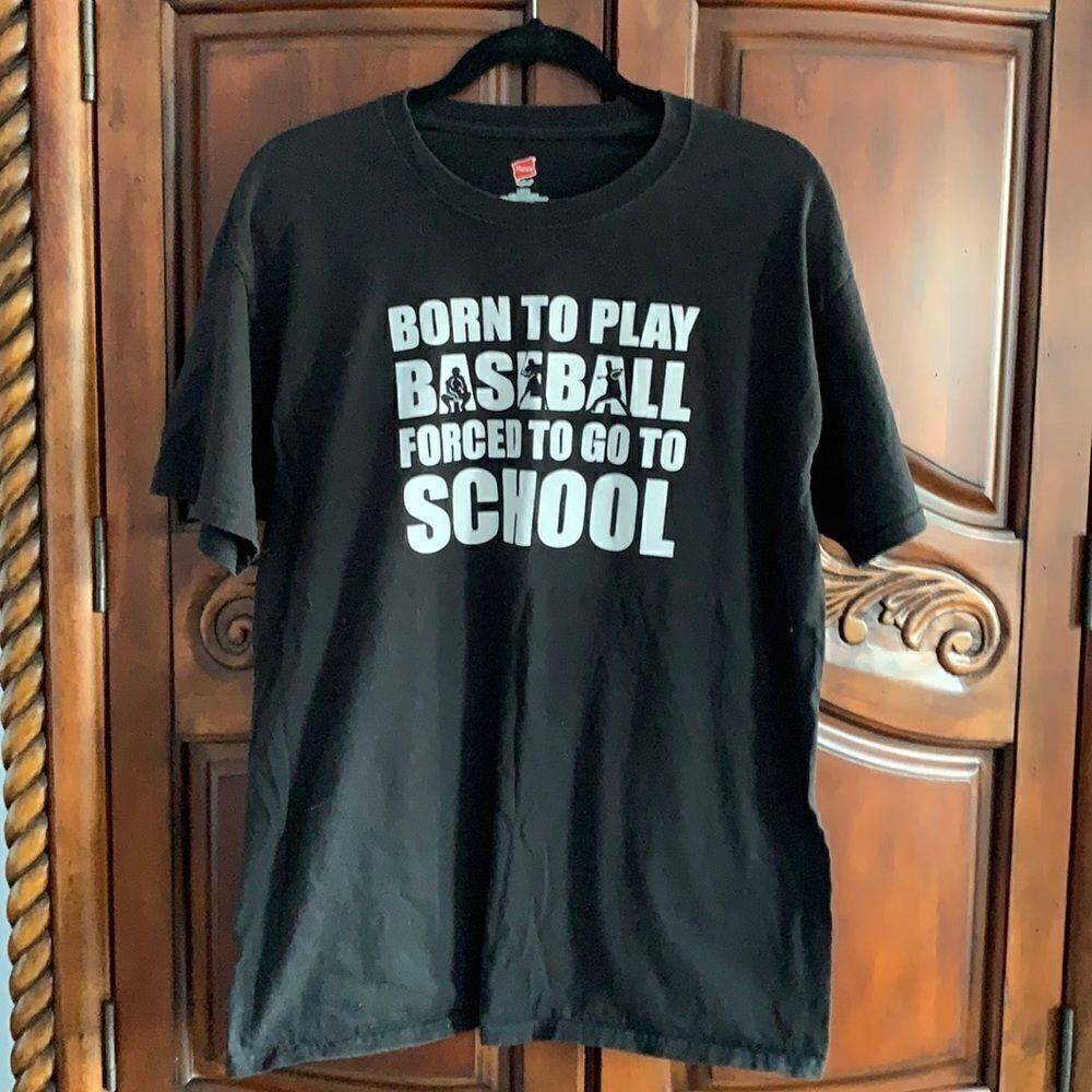 Black screen print t- shirt- L